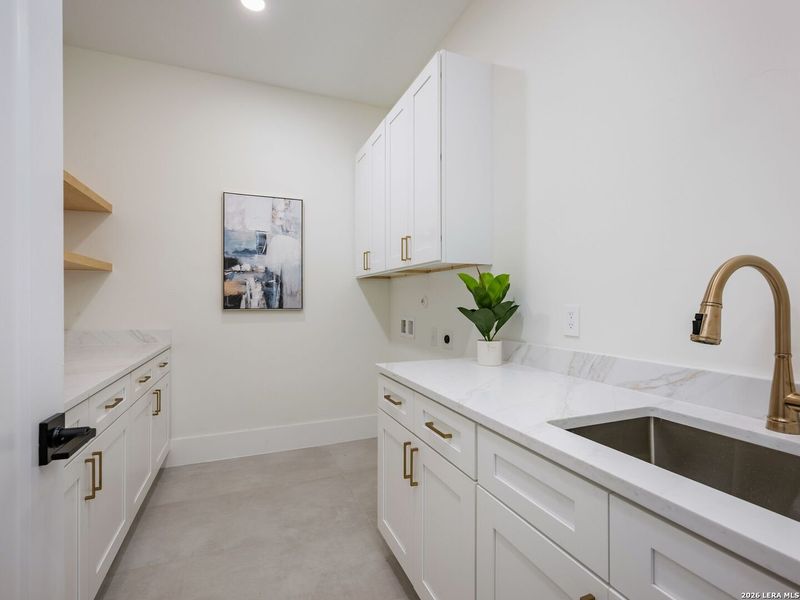 Furnished interior view inside a new home in , Boerne (Image 47).
