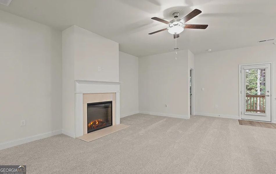 Spacious, unfurnished interior of a new home in Canterbury Villas, Carrollton (Image 18).