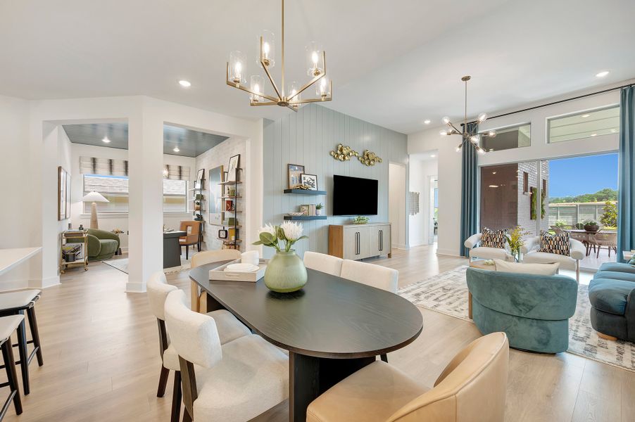 The Conroe - Dining