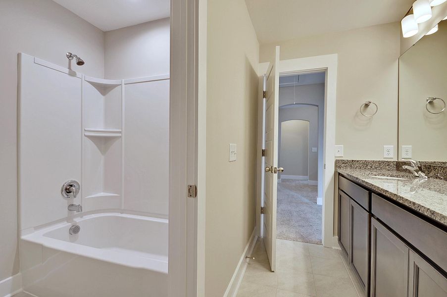 Maywood II Bathroom Maywood II Bathroom