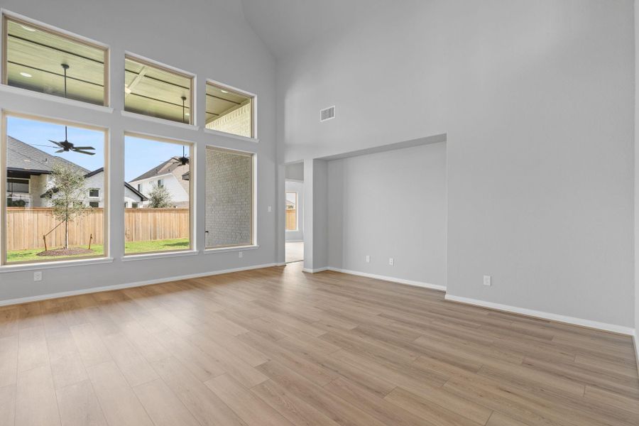 Spacious, unfurnished interior of a new home in Bridgeland 55', Cypress (Image 18).