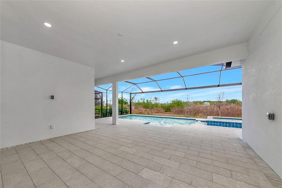 Spacious, unfurnished interior of a new home in , Sarasota (Image 56).