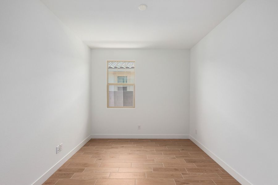 Spacious, unfurnished interior of a new home in Parkside, Avondale (Image 14).