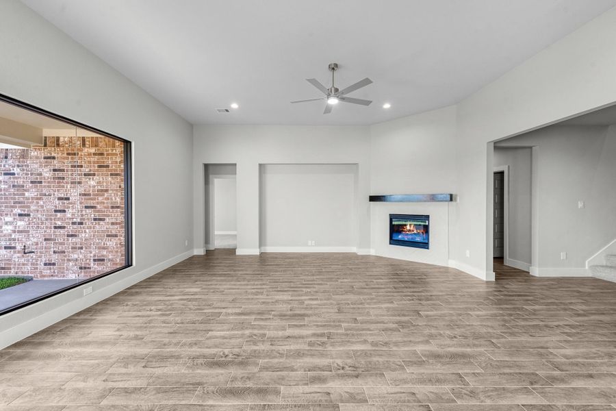 Spacious, unfurnished interior of a new home in Briarwood Crossing, Rosenberg (Image 41).
