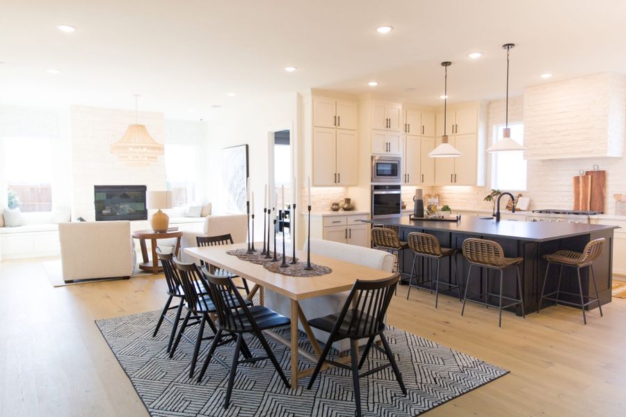 Representative furnished interior of a home built from the 7031 by Tradition Homes in Mustang Lakes, McKinney (Image 26). Representative furnished interior of a home built from the 7031 by Tradition Homes in Mustang Lakes, McKinney (Image 26).