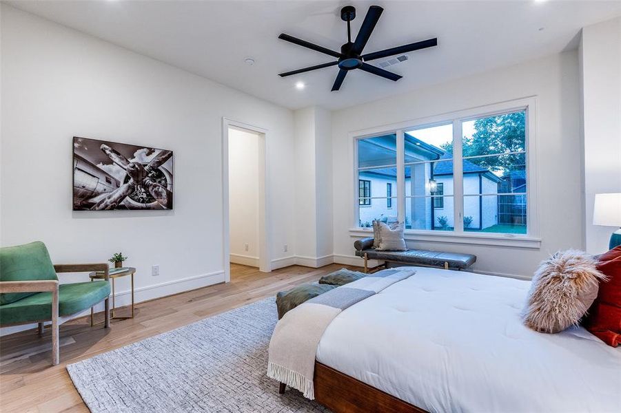 Furnished interior view inside a new home in , Dallas (Image 6). Furnished interior view inside a new home in , Dallas (Image 6).