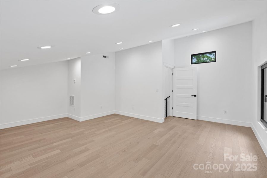 Spacious, unfurnished interior of a new home in , Arden (Image 19).
