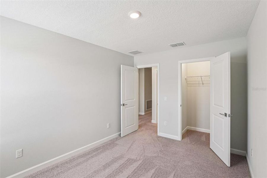 Spacious, unfurnished interior of a new home in , Tampa (Image 19).