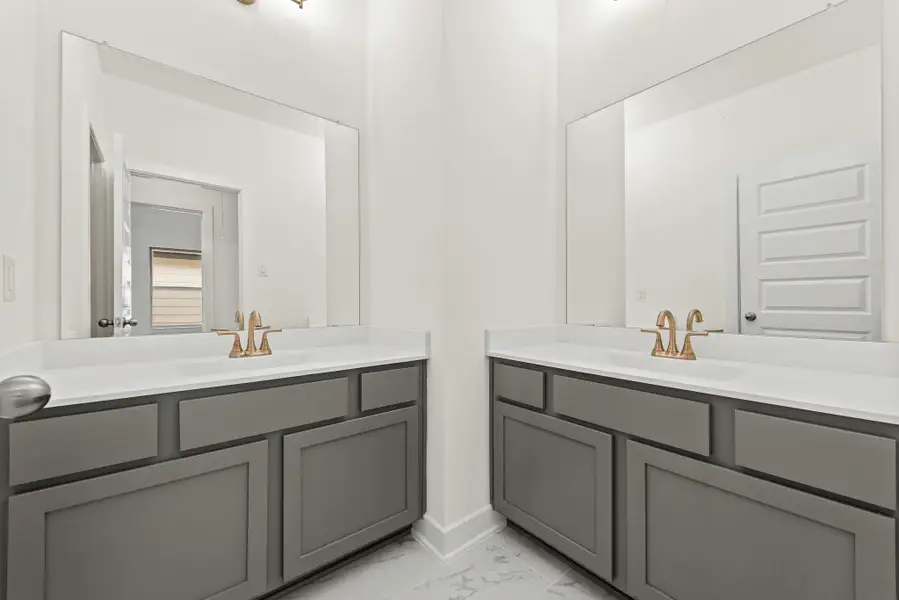 Representative image. Features, specifications, selections and colors may vary.