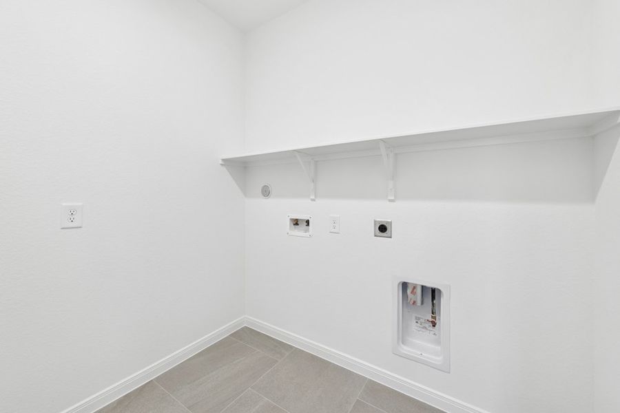 Spacious, unfurnished interior of a new home in The Grand Prairie 40’, Hockley (Image 13).