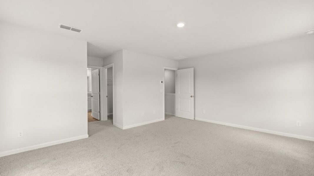Spacious, unfurnished interior of a new home in Sheffield Highlands, Dallas (Image 15).