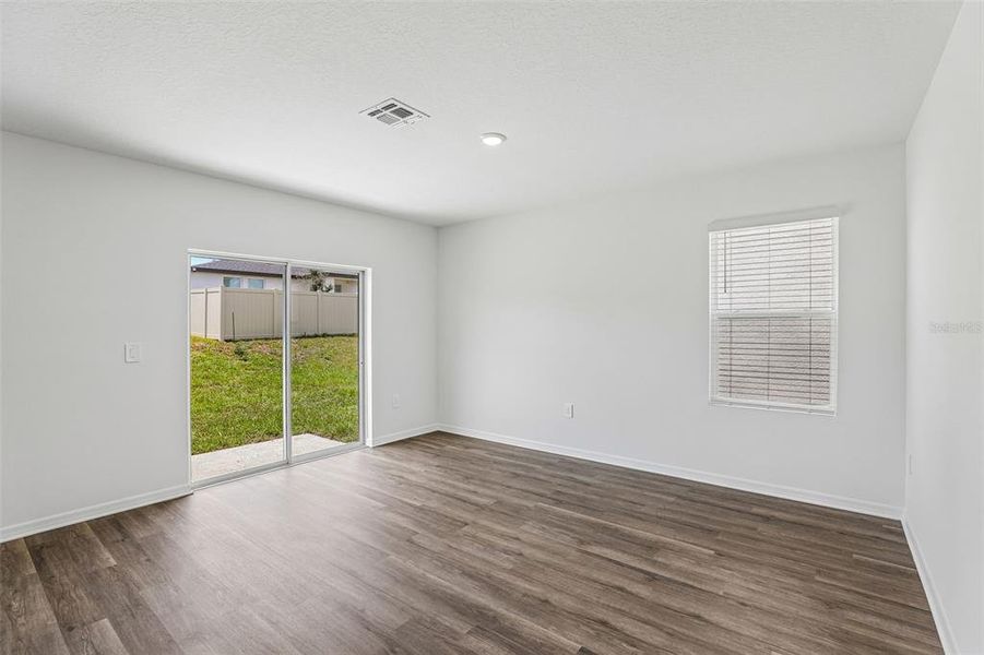 Spacious, unfurnished interior of a new home in Avalon Park Tavares, Tavares (Image 24).