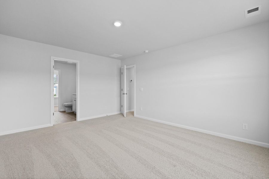 Spacious, unfurnished interior of a new home in Huggins Hill, Manning (Image 19).