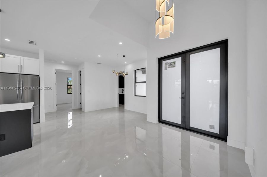 Spacious, unfurnished interior of a new home in , Lehigh Acres (Image 21).