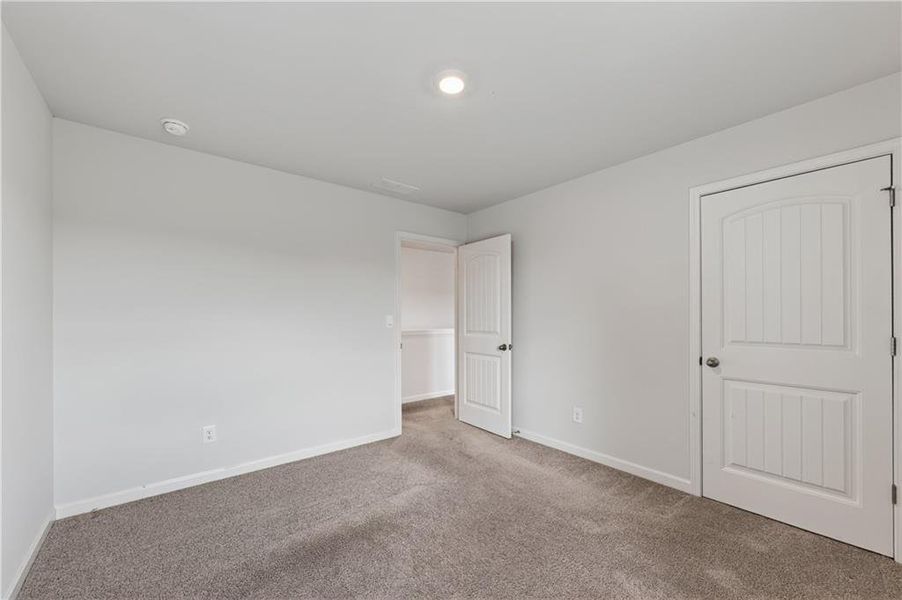 Spacious, unfurnished interior of a new home in Glen at Kensington, Lithia Springs (Image 23). Spacious, unfurnished interior of a new home in Glen at Kensington, Lithia Springs (Image 23).