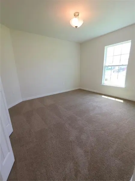 Spacious, unfurnished interior of a new home in , Citrus Springs (Image 17).