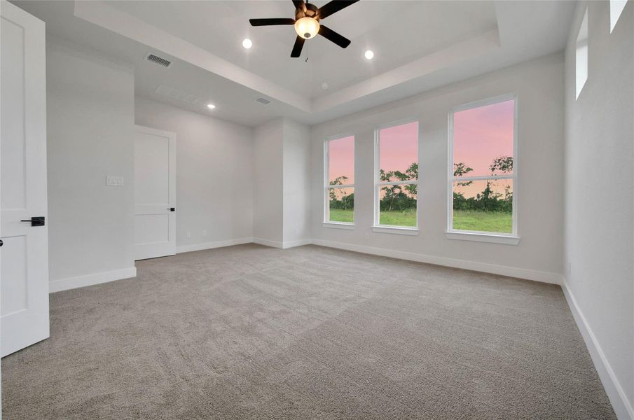 Spacious, unfurnished interior of a new home in , Rosharon (Image 44).