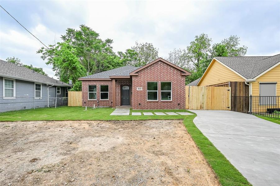Front exterior of a new home in , Dallas, TX, highlighting curb appeal (Image 2). Front exterior of a new home in , Dallas, TX, highlighting curb appeal (Image 2).