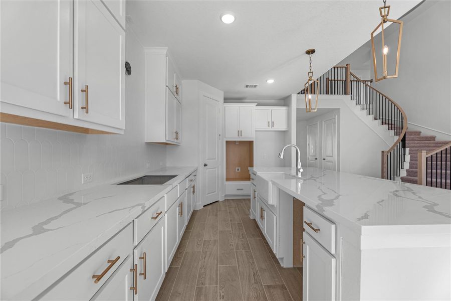 Representative image. Features, selections and colors may vary.