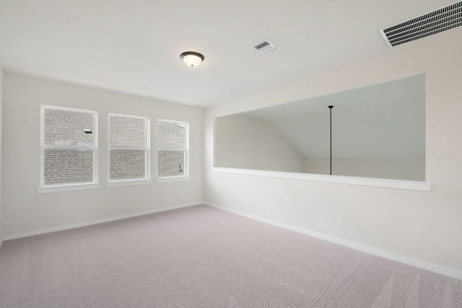 Spacious, unfurnished interior of a new home in Wolf Ranch, Georgetown (Image 38).