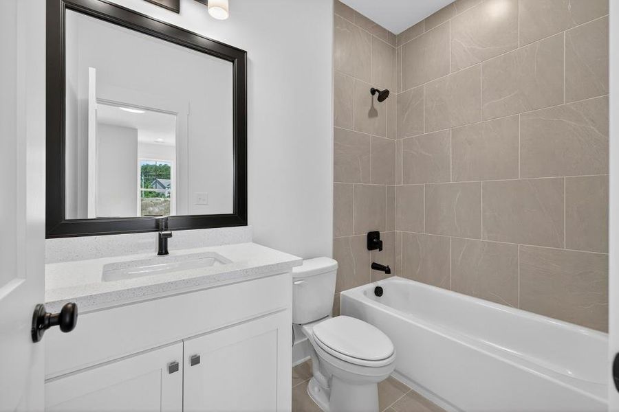 Furnished interior view inside a new home in Livingstone Park, Kennesaw (Image 16).