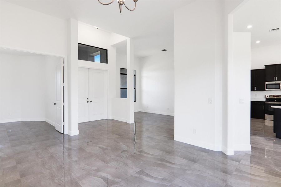 12 - Open Floor 12 - Open Floor