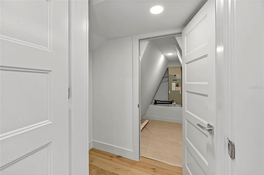 Spacious, unfurnished interior of a new home in , Winter Park (Image 61).