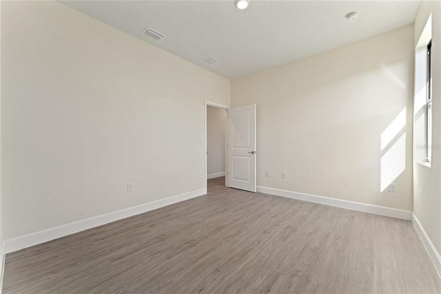 Spacious, unfurnished interior of a new home in , Palm Bay (Image 23).