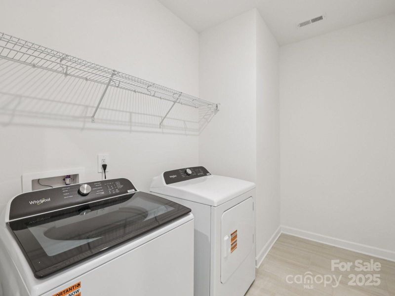 Photo is not of the actual home, but is an inspirational photo of builder’s model home and may depict options, furnishings, and/or decorator features that are not included Photo is not of the actual home, but is an inspirational photo of builder’s model home and may depict options, furnishings, and/or decorator features that are not included