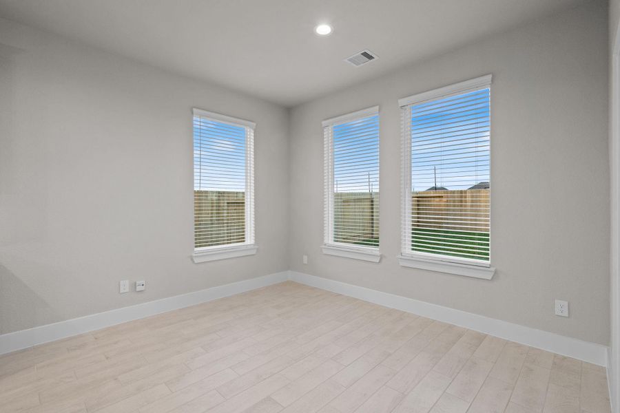 Spacious, unfurnished interior of a new home in Briarwood Crossing, Rosenberg (Image 13). Spacious, unfurnished interior of a new home in Briarwood Crossing, Rosenberg (Image 13).