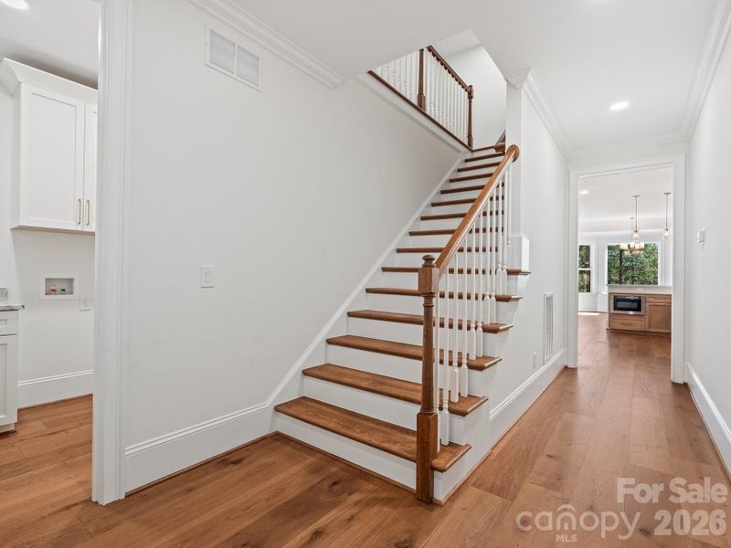 stairway to upstairs bonus rooms