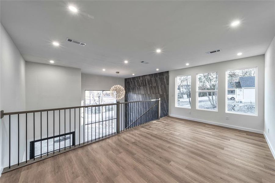 Spacious, unfurnished interior of a new home in , Dallas (Image 17).