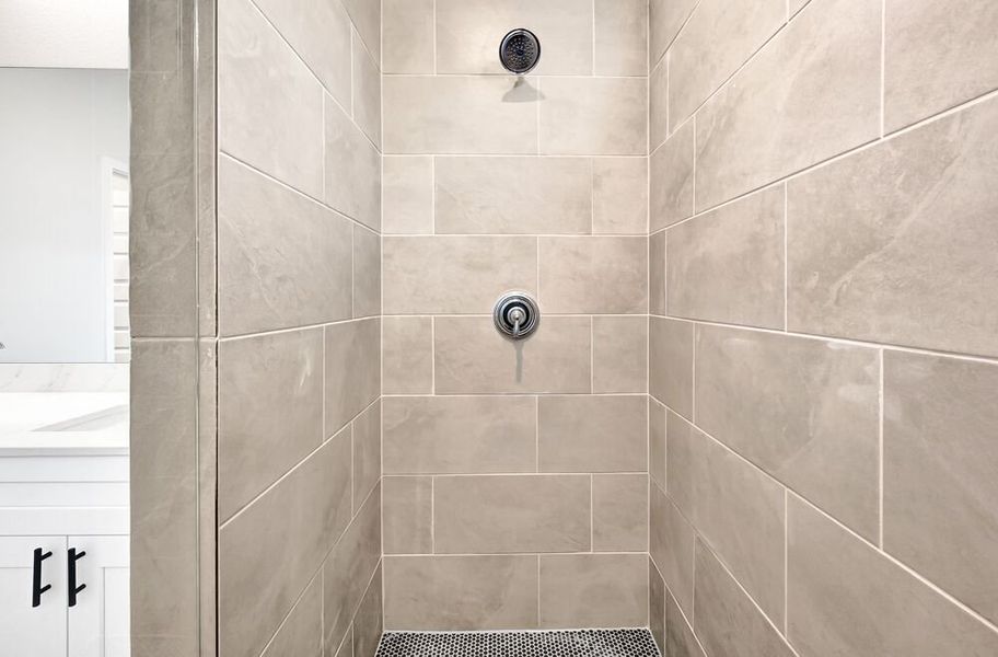Representative interior finishes for a home built from the Artemis 2027NC by Saratoga Homes in Aldine Pines, Houston (Image 9). Representative interior finishes for a home built from the Artemis 2027NC by Saratoga Homes in Aldine Pines, Houston (Image 9).