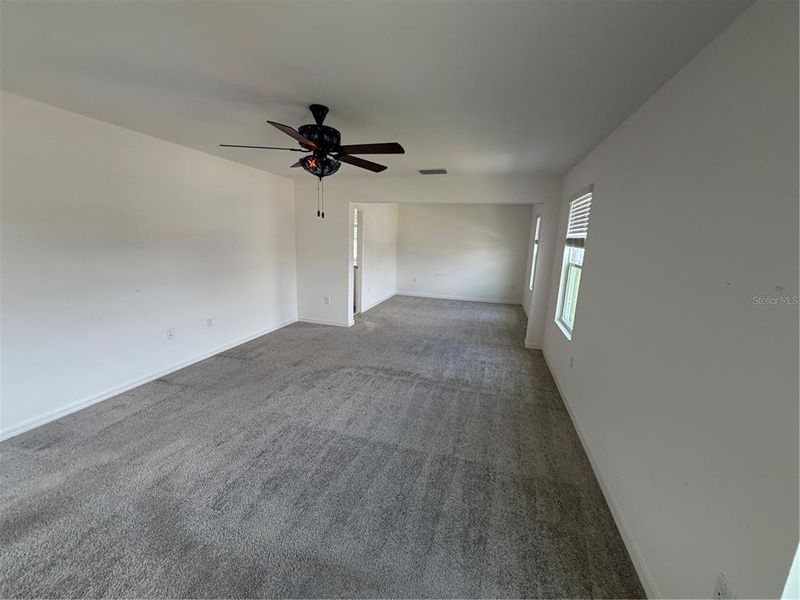 Spacious, unfurnished interior of a new home in , Davenport (Image 29).