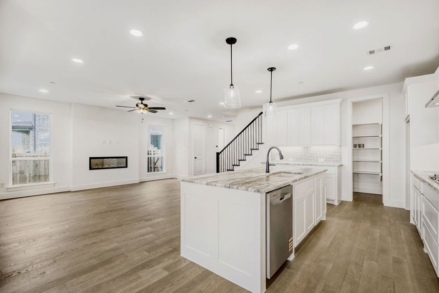 3112 Sir River - Kitchen