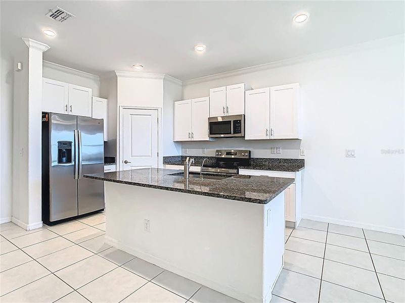 Furnished interior view inside a new home in , Wesley Chapel (Image 12).