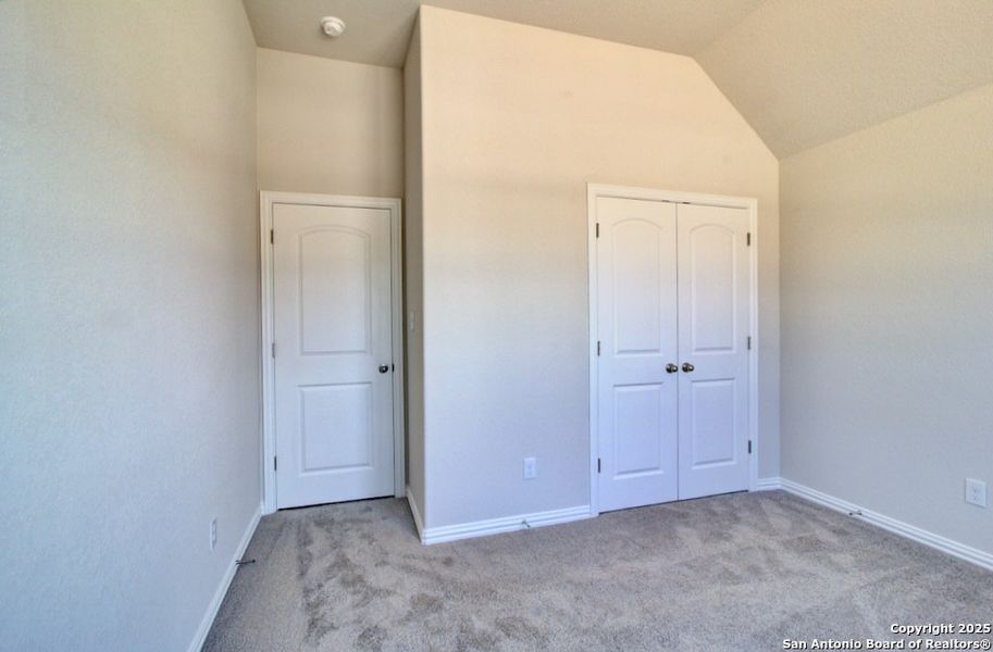 Spacious, unfurnished interior of a new home in Meyer Ranch – Premier, New Braunfels (Image 11).