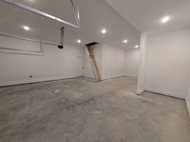 Spacious, unfurnished interior of a new home in Artavia, Conroe (Image 13).