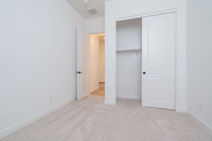 Spacious, unfurnished interior of a new home in Terraza, San Tan Valley (Image 12).