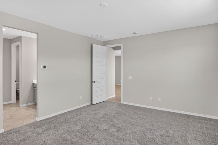 Spacious, unfurnished interior of a new home in Estrella, Goodyear (Image 14).