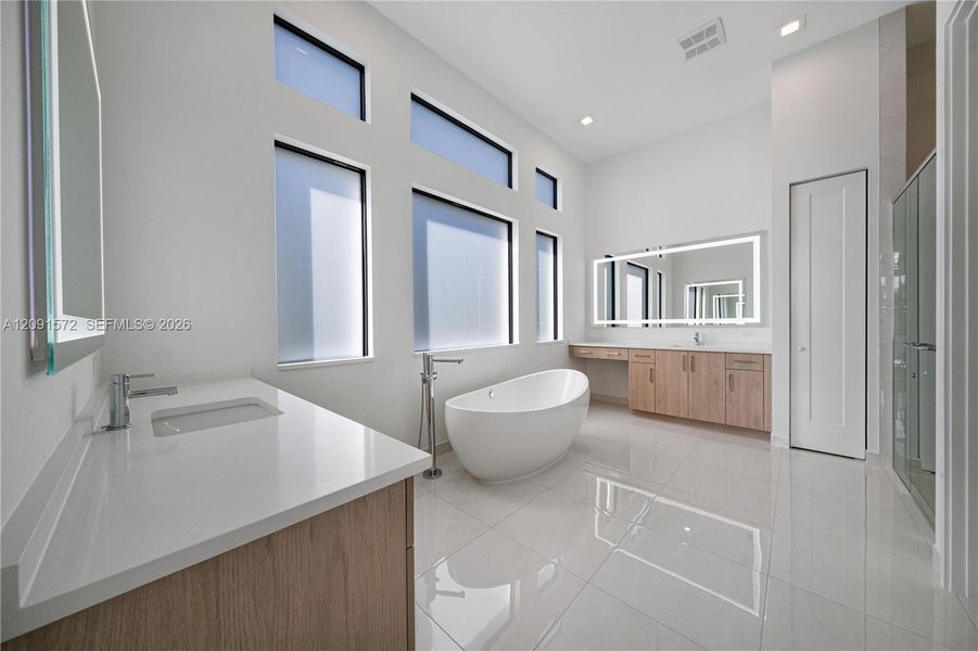 Furnished interior view inside a new home in , Boca Raton (Image 9). Furnished interior view inside a new home in , Boca Raton (Image 9).