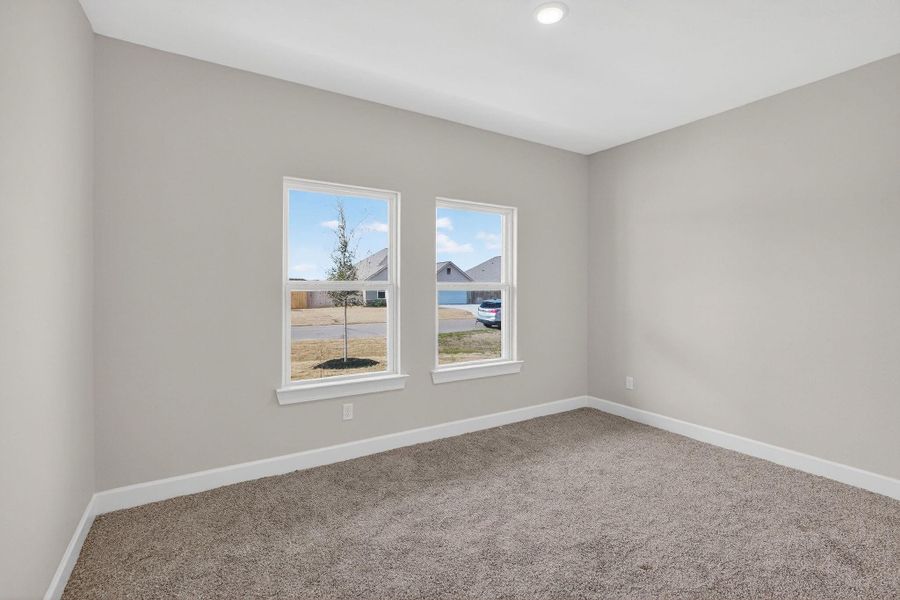 Spacious, unfurnished interior of a new home in , Snook (Image 25).