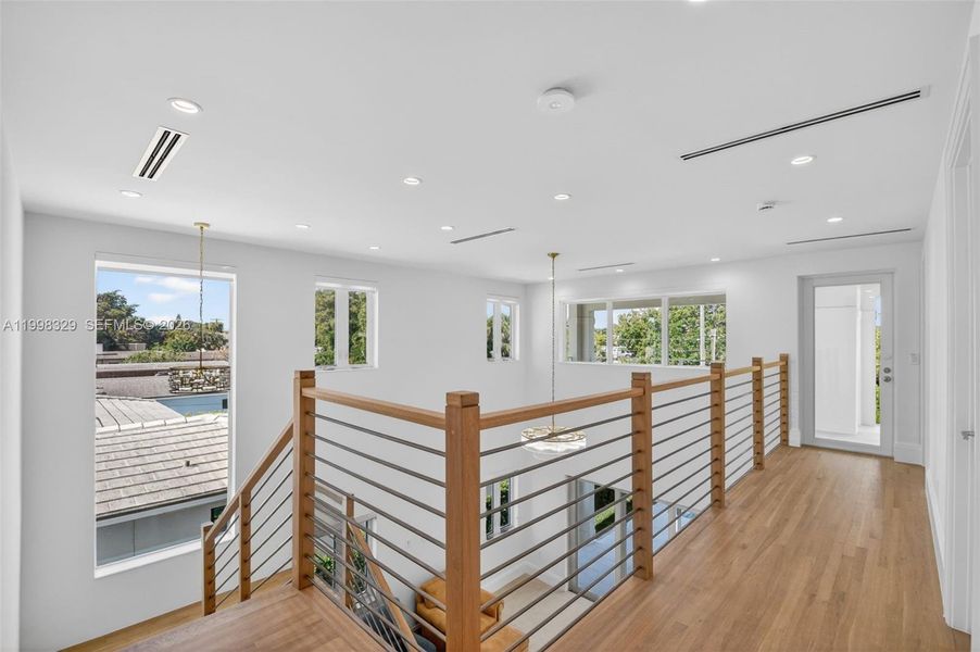 Spacious, unfurnished interior of a new home in , Lake Worth (Image 27).