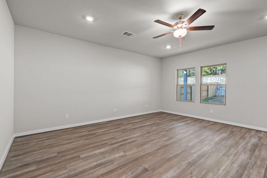 Spacious, unfurnished interior of a new home in Westridge Cove, Conroe (Image 16). Spacious, unfurnished interior of a new home in Westridge Cove, Conroe (Image 16).