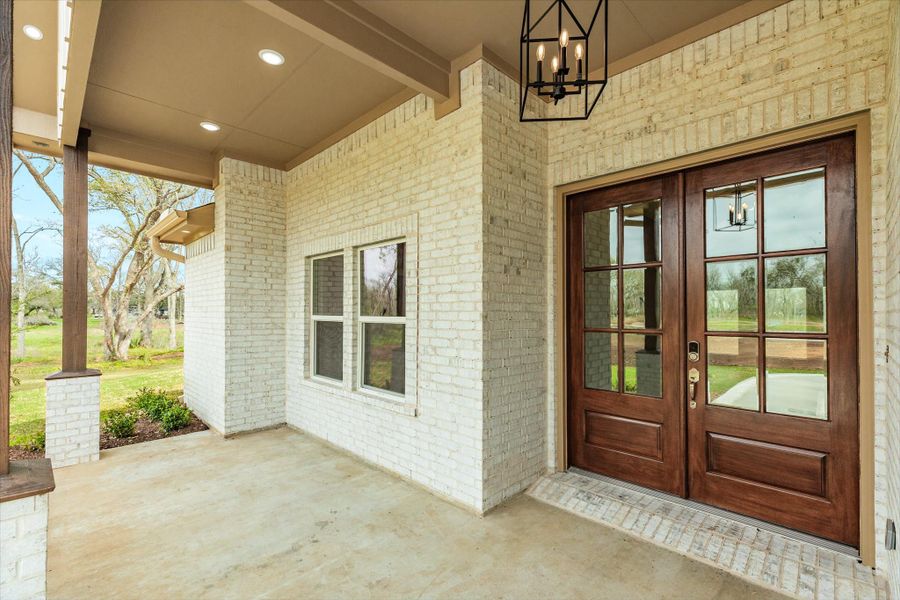 Exterior details and patio area of a home in , Richwood (Image 4).
