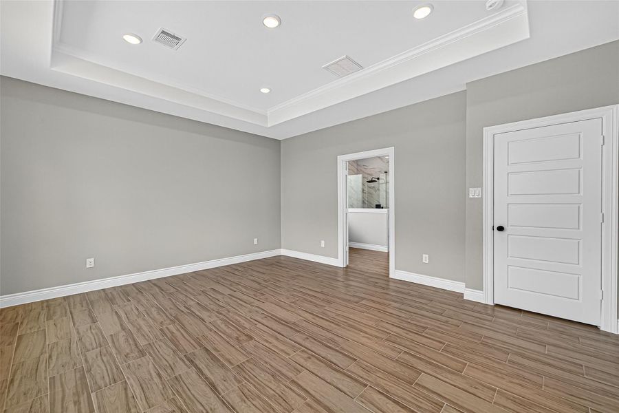 Spacious, unfurnished interior of a new home in , Prairie View (Image 35).