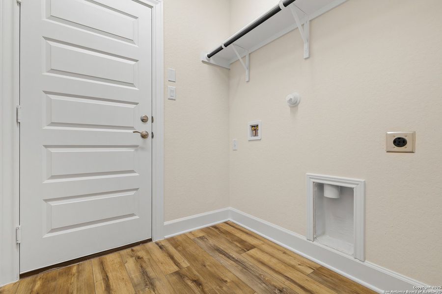 Spacious, unfurnished interior of a new home in Ventana, Bulverde (Image 37).