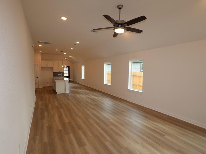 Spacious, unfurnished interior of a new home in Moran Ranch, Willis (Image 19).