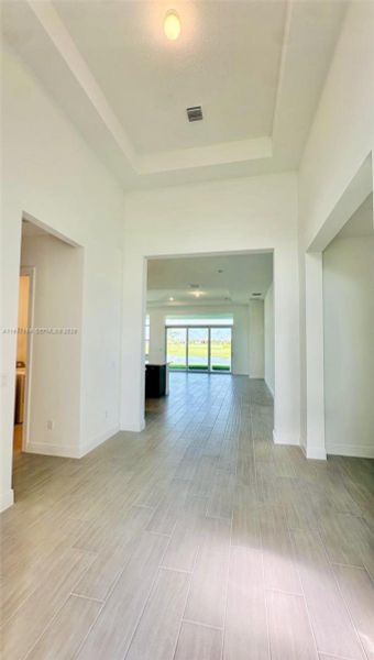 Spacious, unfurnished interior of a new home in , Westlake (Image 17).