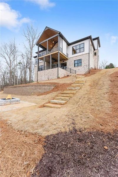 Image 101 of a home in .